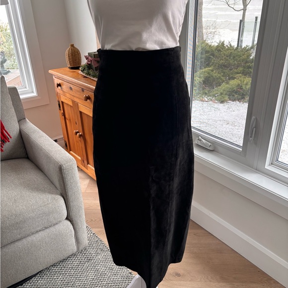 Danier Dresses & Skirts - Danier Black Suede Midi Skirt 🖤